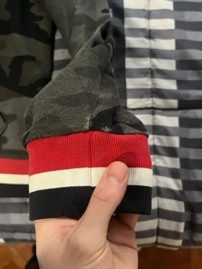 Polerón camuflado con capucha - miniatura 2