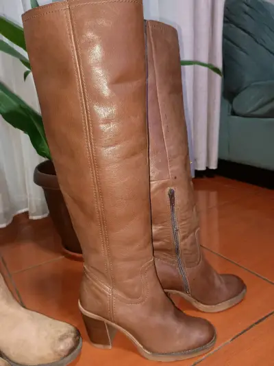 Botas largas café de cuero - miniatura 1