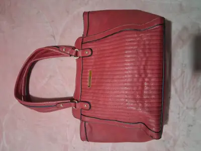 Cartera roja elegante - miniatura 1