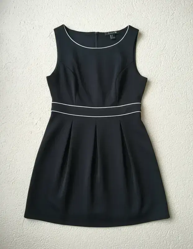 Vestido negro elegante Talla M , Marca Forever 21 - 3