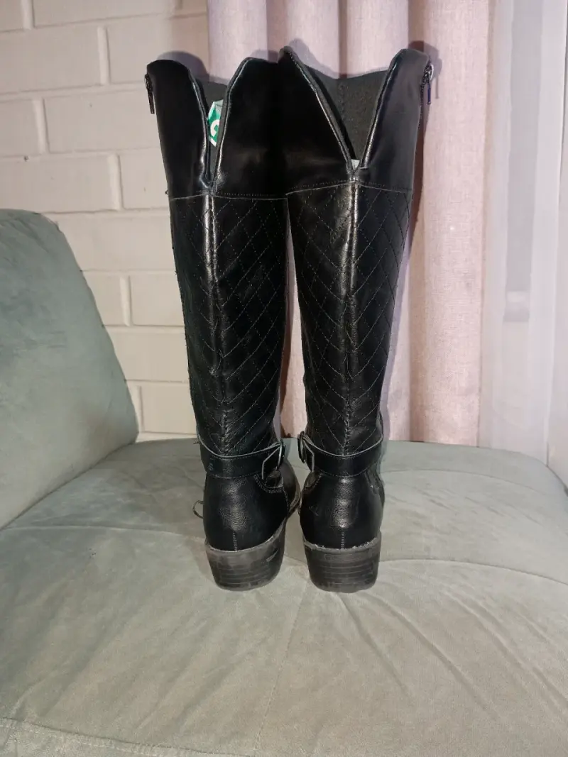 Botas largas de cuero negro - 1