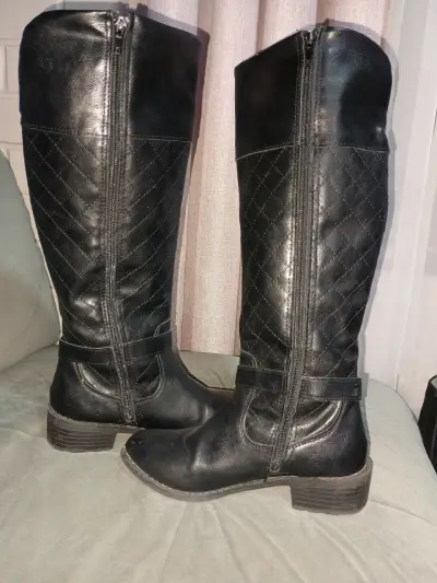 Botas largas de cuero negro - miniatura 4
