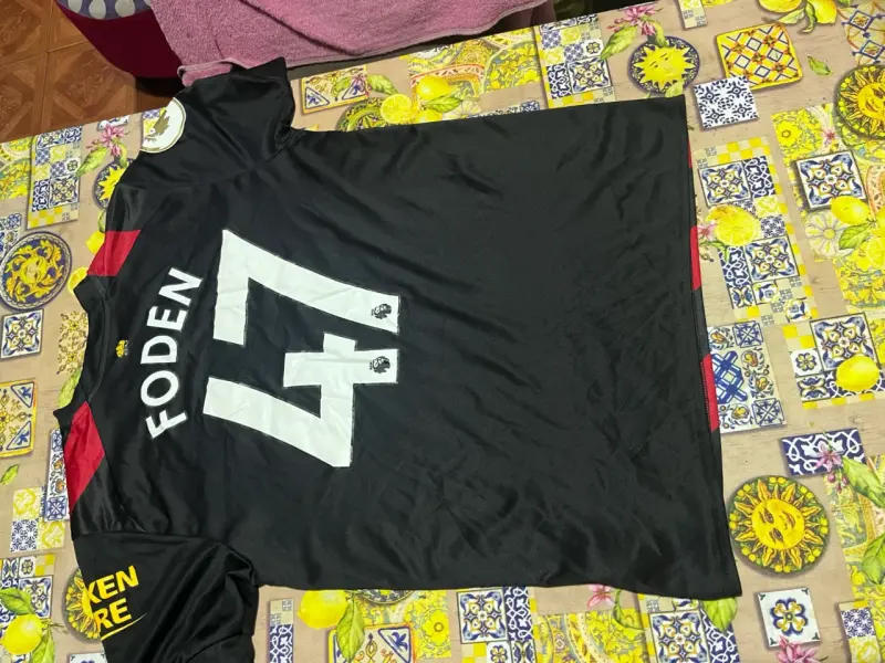 Camiseta Manchester City negra y roja - 2
