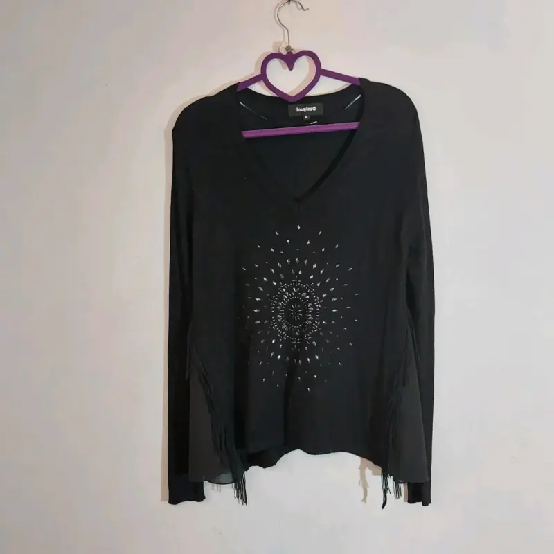 Polera Desigual negra con flecos - 5