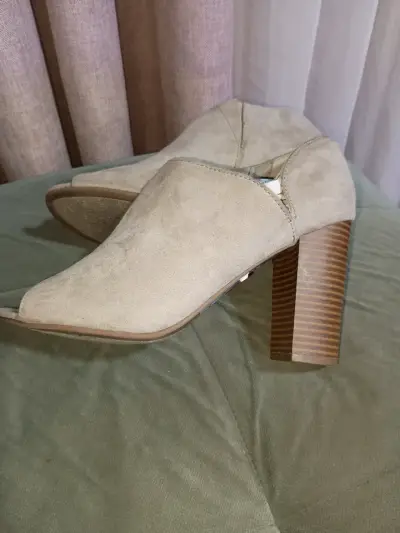 Botines beige de tacón alto, índigo - miniatura 1