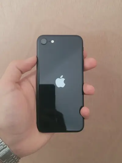 iPhone SE 2022 🔋80% - miniatura 1