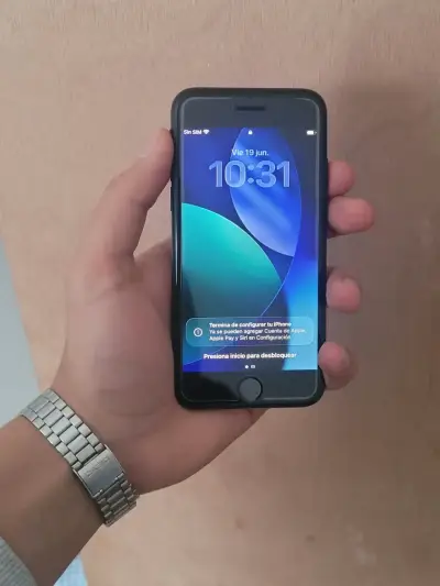 iPhone SE 2022 🔋80% - miniatura 2