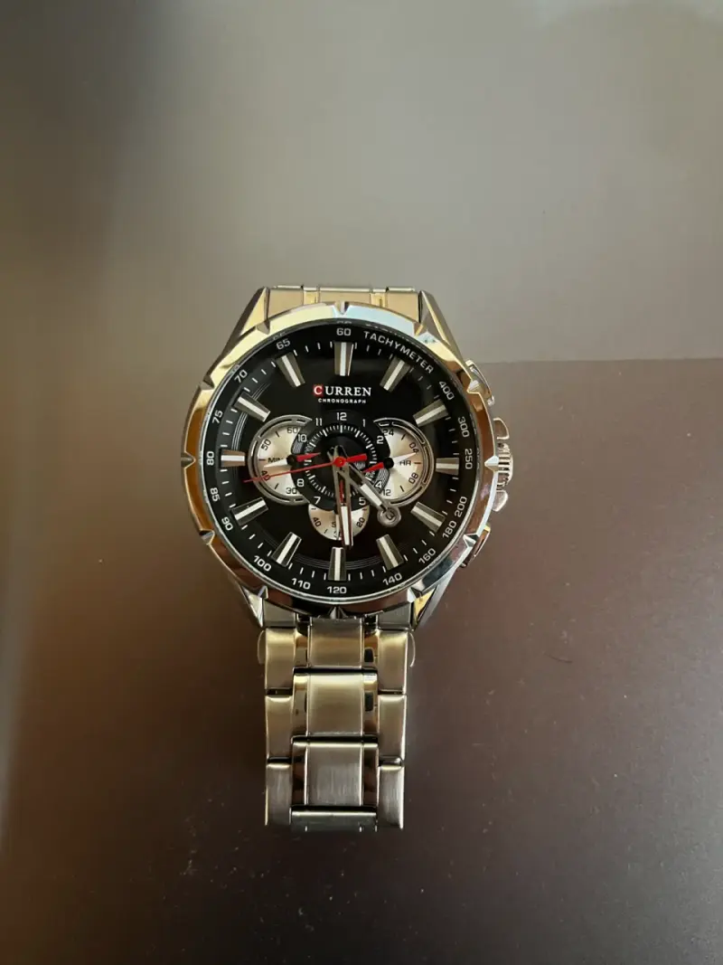 Reloj cronógrafo plateado - 1