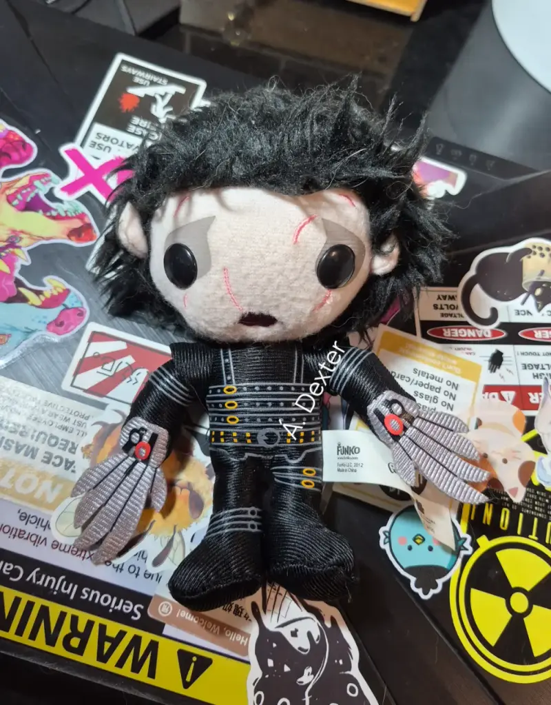 Peluche Edward Manos de Tijera Funko - 1