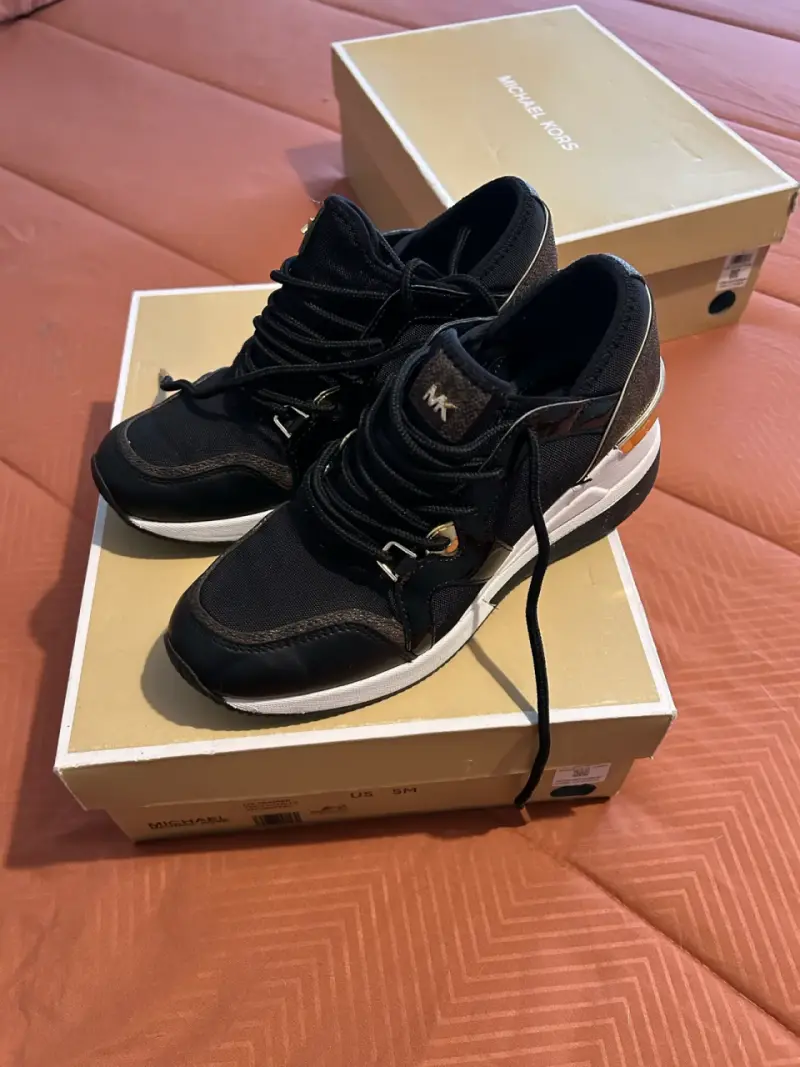 Zapatillas Michael Kors negras