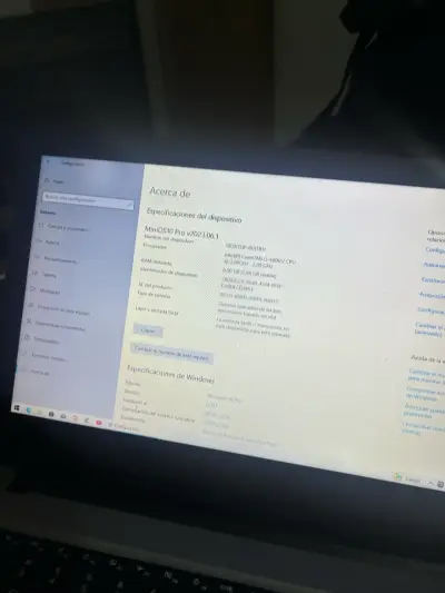 Notebook plateado con cargador - miniatura 6