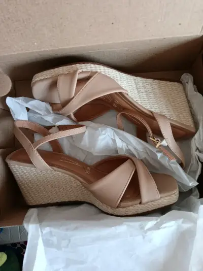 Sandalias plataforma color nude - miniatura 1