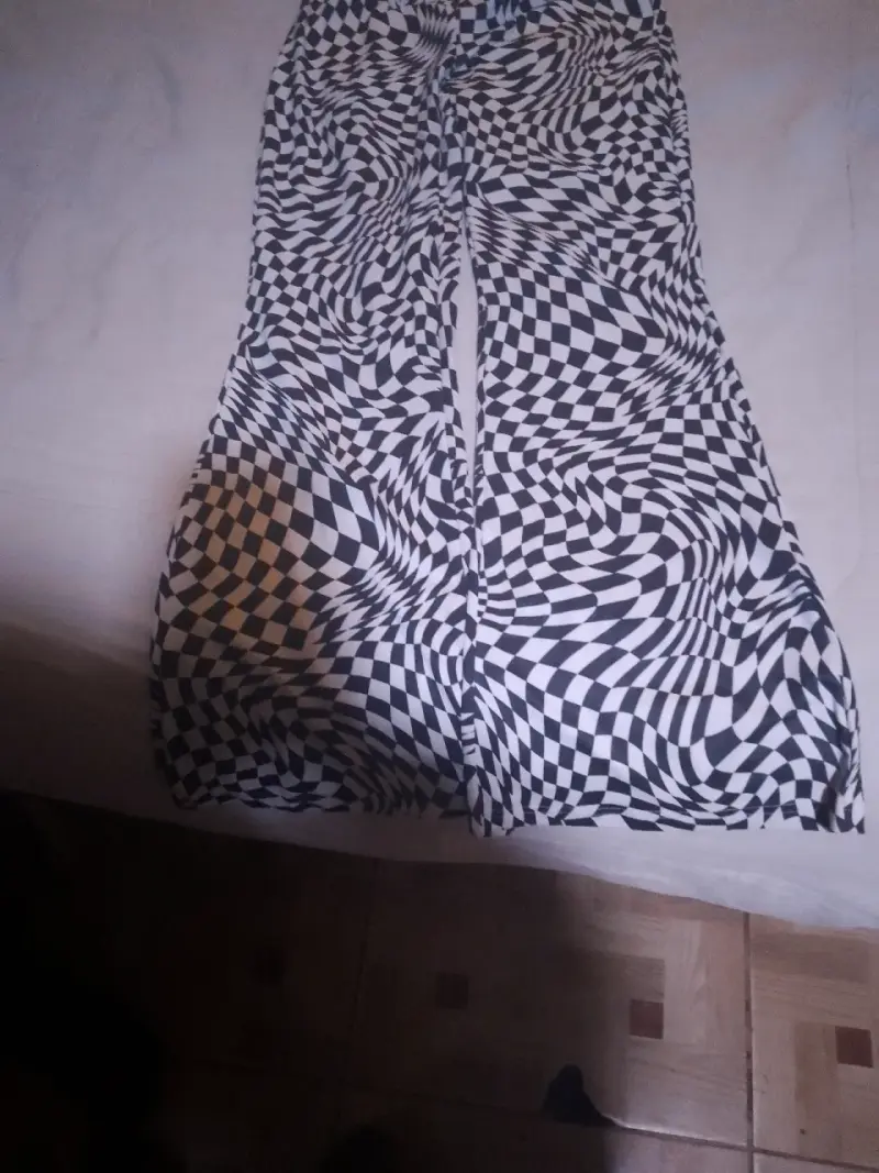 Pantalones psicodélicos en blanco y negro