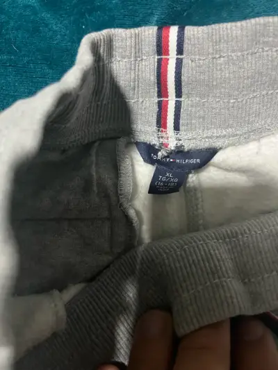 Buzo gris Tommy Hilfiger XL - miniatura 1