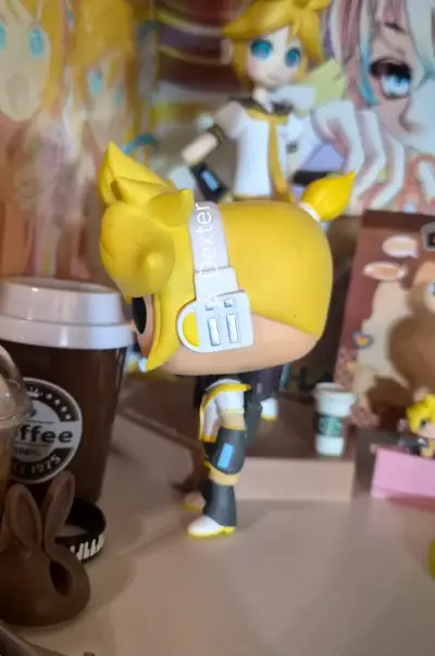 Figura Kagamine Len versión Funko Pop - miniatura 2