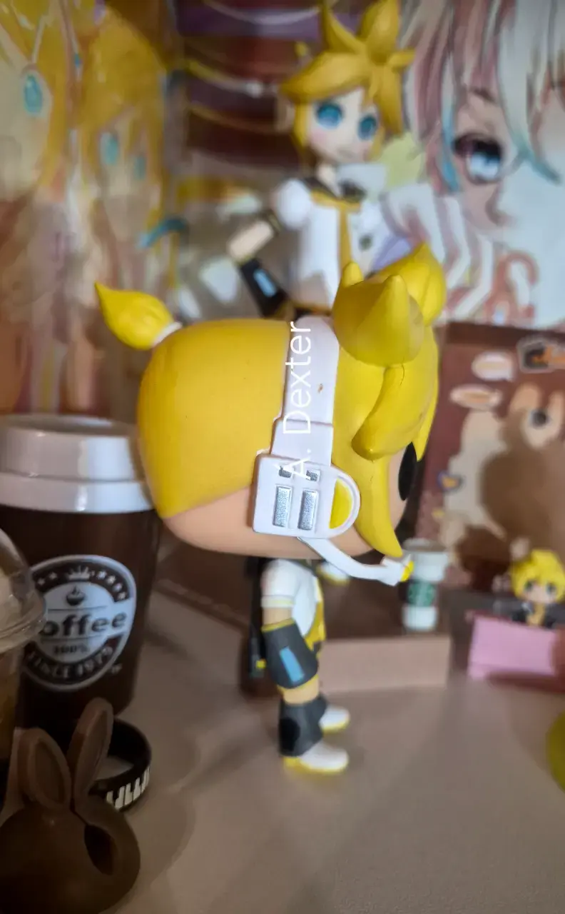 Figura Kagamine Len versión Funko Pop - 4