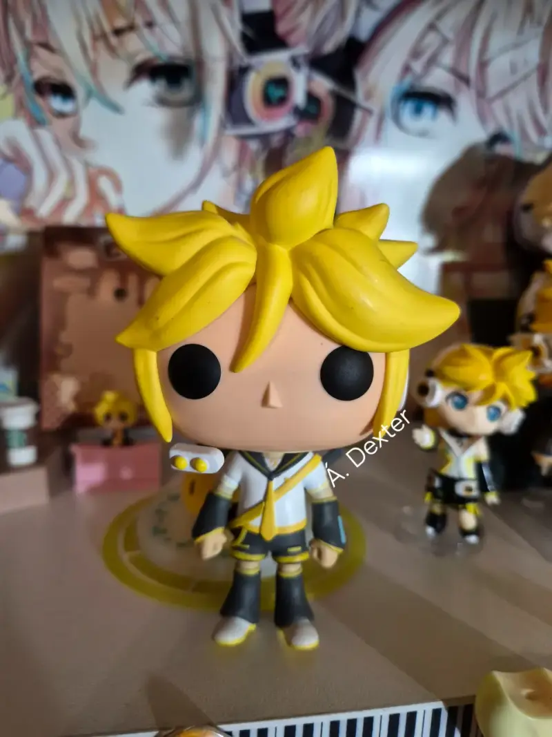 Figura Kagamine Len versión Funko Pop - 5