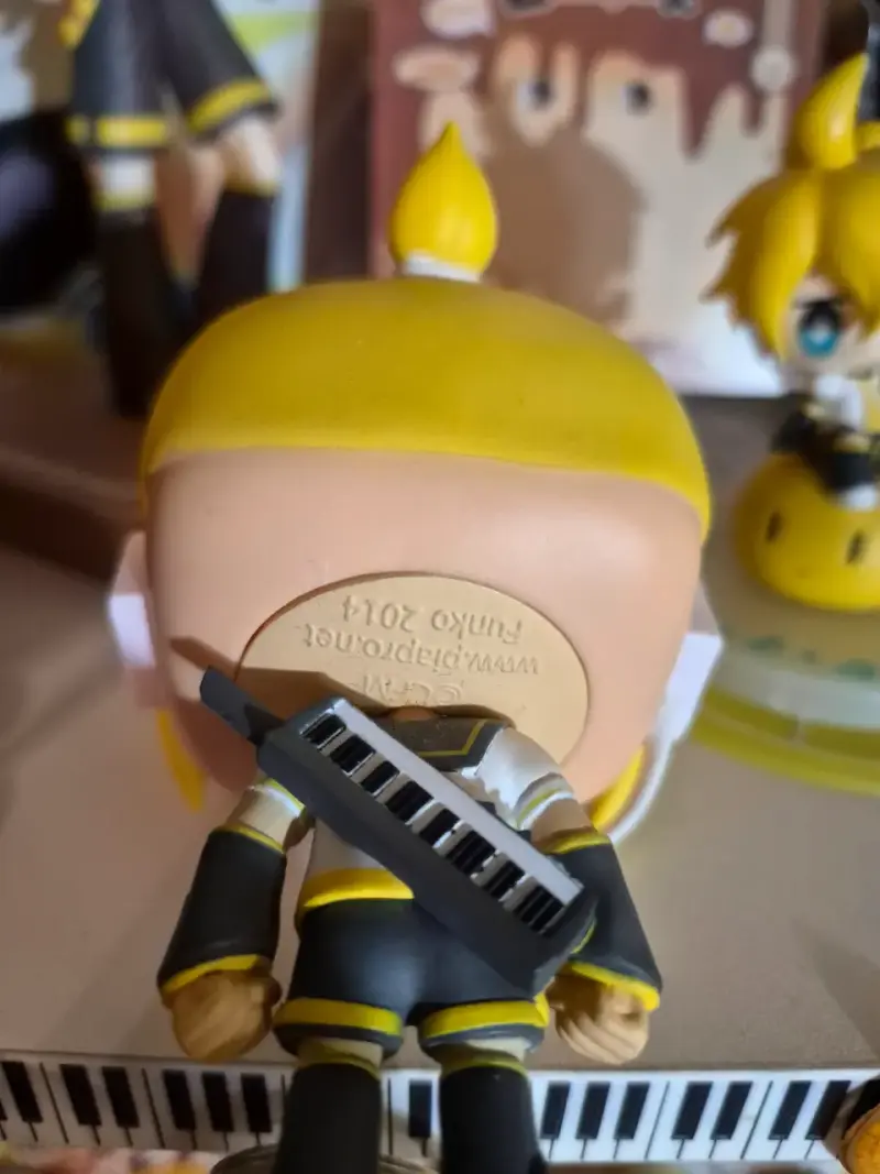 Figura Kagamine Len versión Funko Pop - 6