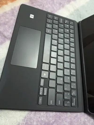 Tablet Galaxy Tab S10 con teclado y lápiz 256GB - miniatura 2