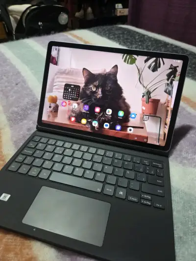 Tablet Galaxy Tab S10 con teclado y lápiz 256GB - miniatura 4
