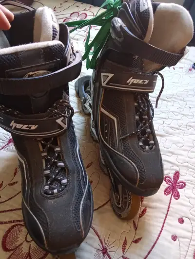 Patines en línea negros usados - miniatura 1