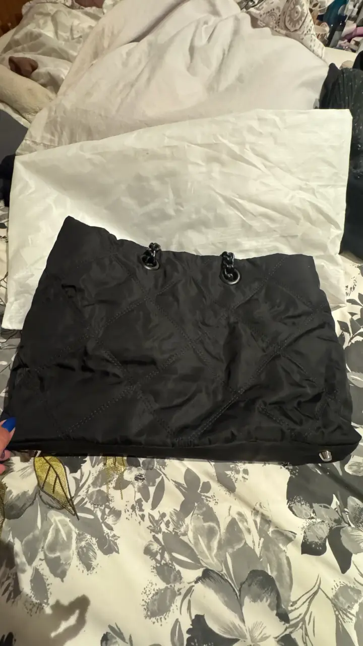 Cartera bimba y Lola negra con cadena - 4