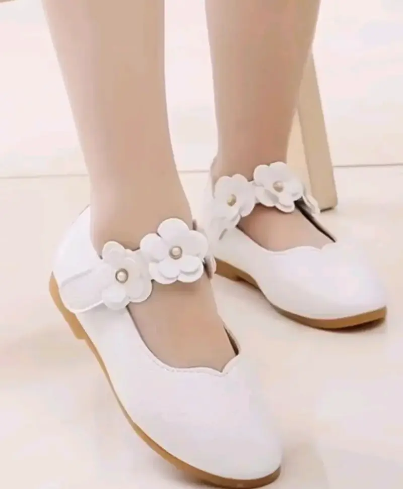 Zapatos blancos con flores - 4