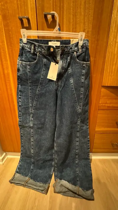 Jeans azul con etiqueta - miniatura 1