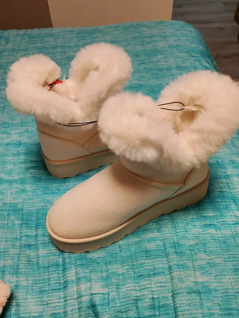 Botas beige con forro peludo - 2