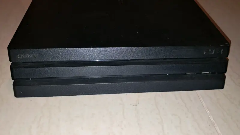 Consola PS4 PRO con 2 controles - 4