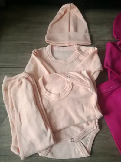 Conjunto de bebé fucsia - miniatura 4