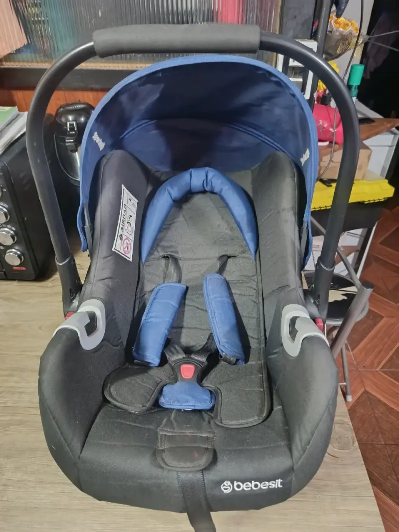 Silla de auto Bebesit negra - 1