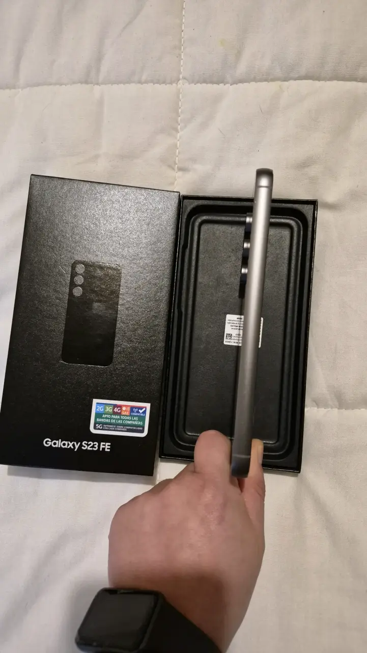 Smartphone Galaxy S23 FE en caja - 5