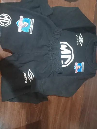 Conjunto deportivo Umbro negro - miniatura 1
