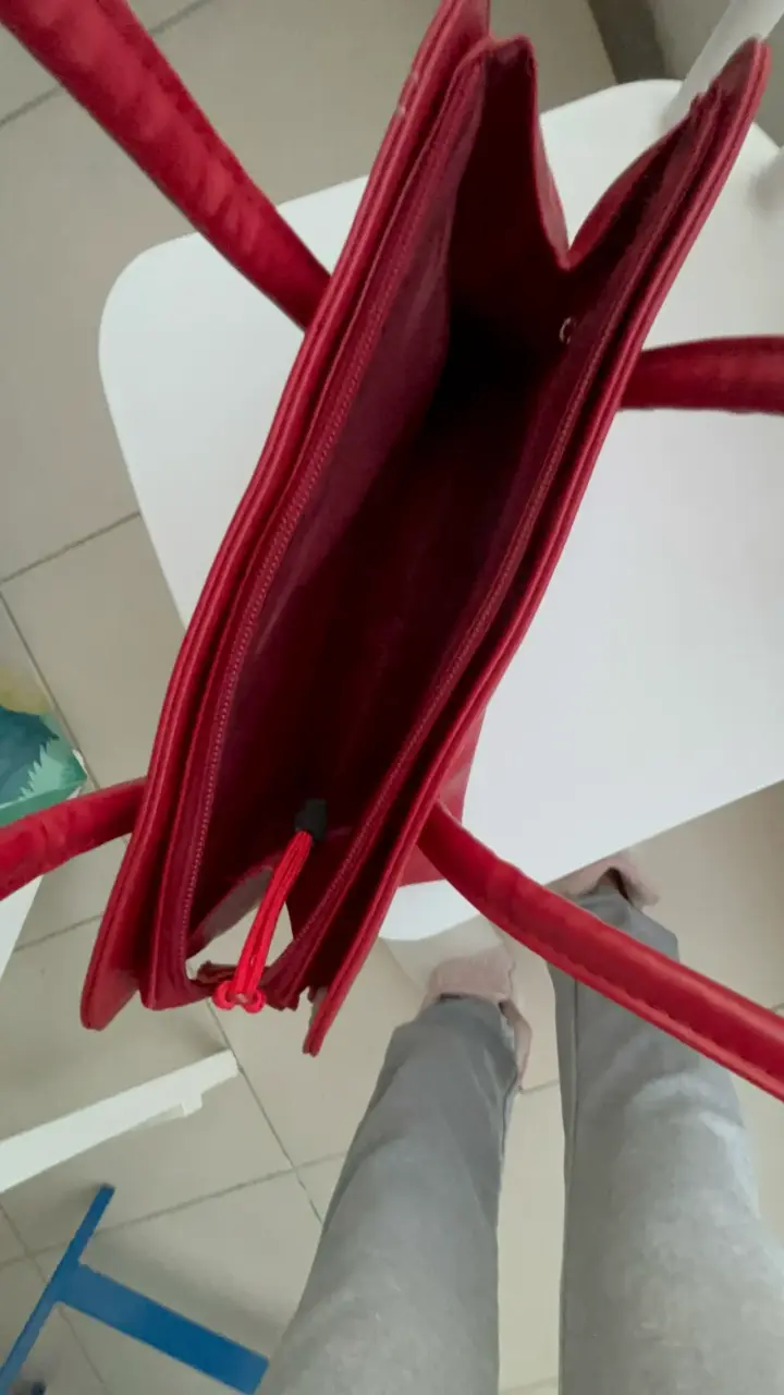 Cartera roja elegante - 4