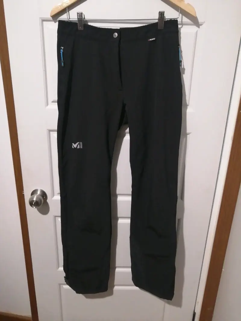 Pantalones negros Millet softshell. Polartec.