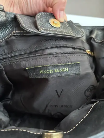 Bolso negro de cuero elegante - miniatura 4