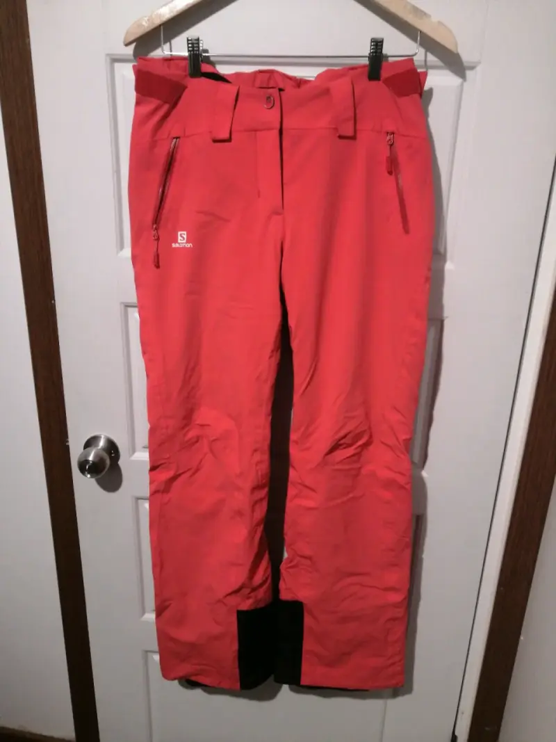 Pantalones ski rojos Salomon.