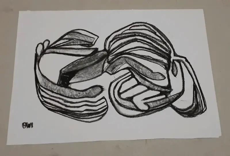 Dibujo carboncillo abstracto en papel