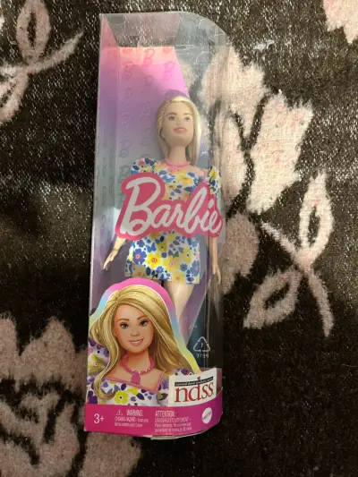 Muñeca Barbie Sd de Down - miniatura 1