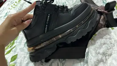 Zapatillas negras plataforma tallaje 37 - miniatura 1