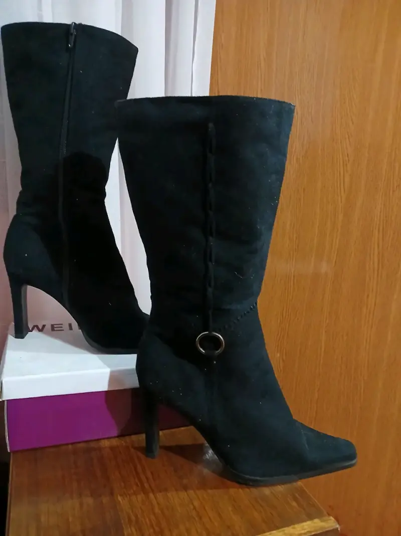 Botas negras de tacón alto - 2