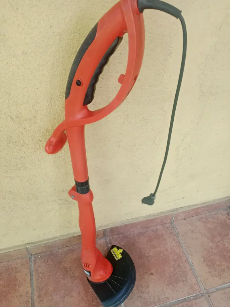 Orilladora eléctrica roja - 2