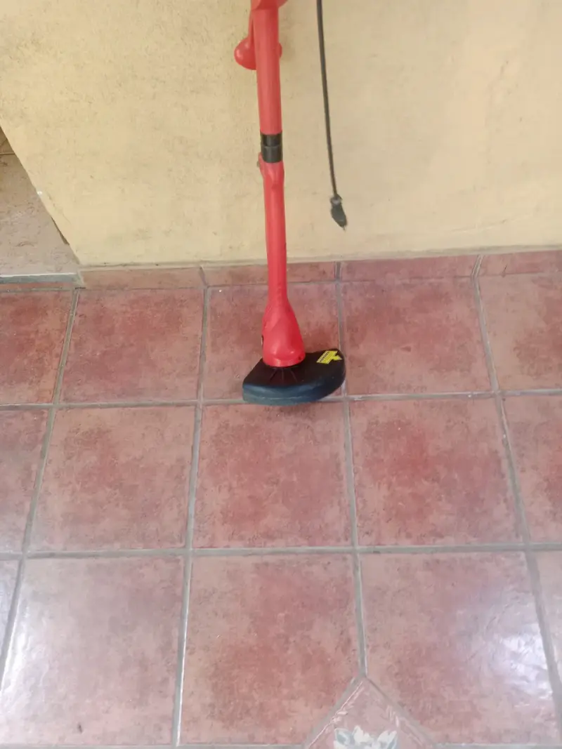 Orilladora eléctrica roja - 3