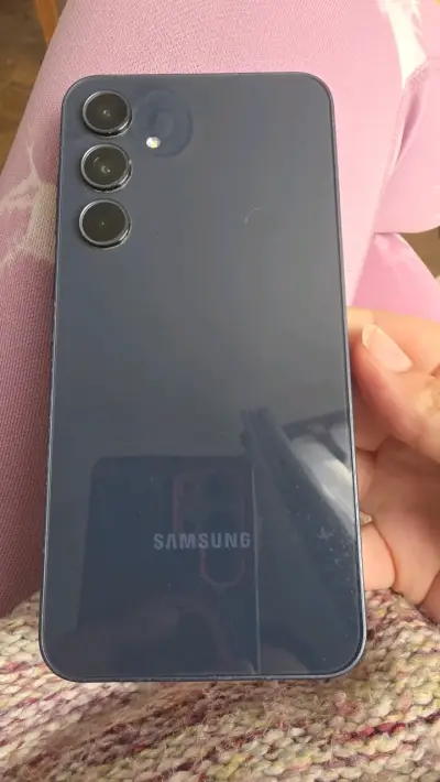 Smartphone Samsung Galaxy A35 ligero signos de uso - miniatura 2