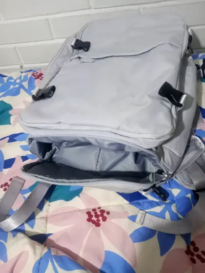 Mochila gris multiuso - miniatura 3
