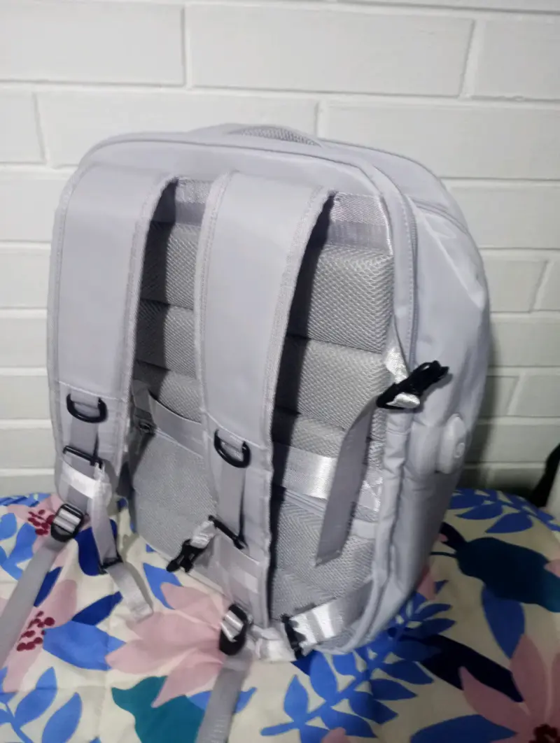 Mochila gris multiuso - 5