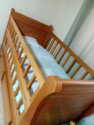 Cuna de madera con cajones - miniatura 4