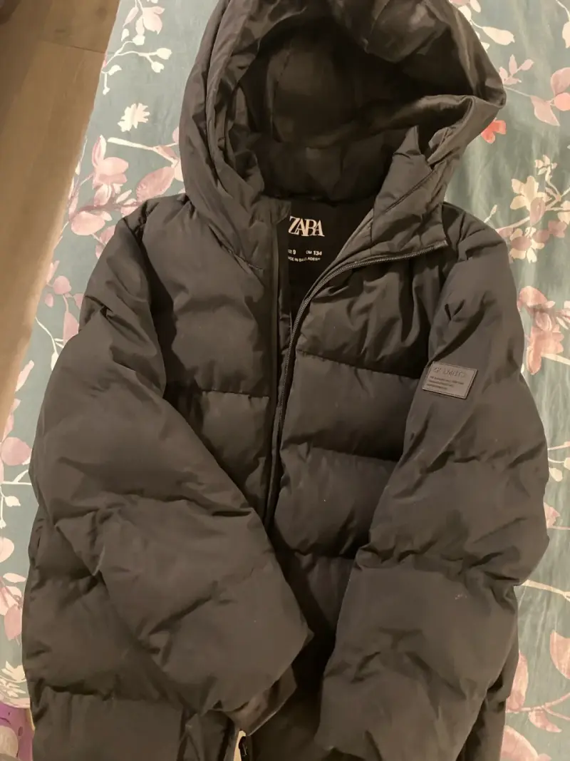 Parka negra con capucha Zara - 1