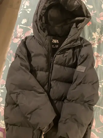 Parka negra con capucha Zara - miniatura 1